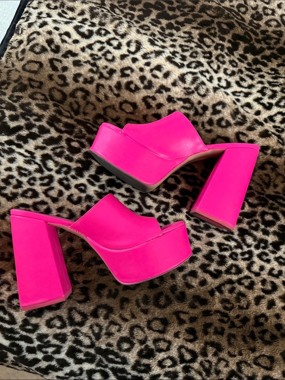 Steve Madden Bright Pink Chunky Platform Slide Heels